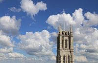 Een toren die rijkt tot aan de hemel