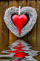 rotes Herz mit Spiegelung