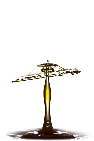 Water druppel splash geel by Gig-Pic by Sander van den Berg