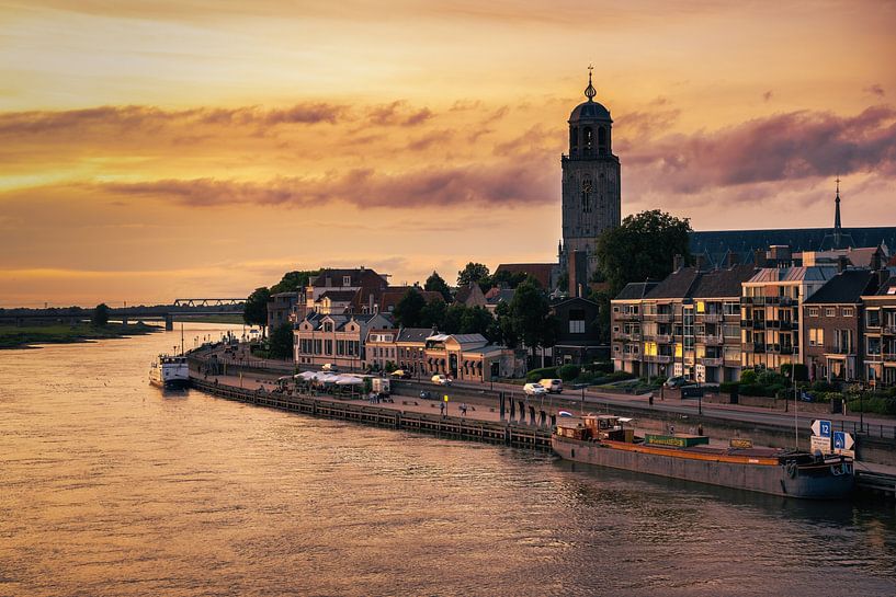 Deventer skyline in the golden hour by Jaimy Leemburg Fotografie