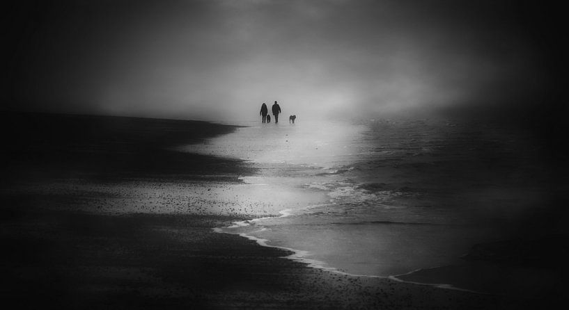 Beyond the fog lies clarity (version noir et blanc) par Maickel Dedeken