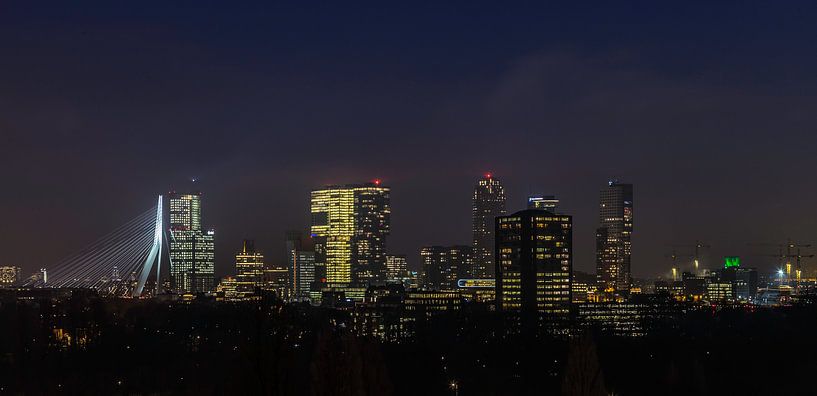 Skyline Rotterdam la nuit par Wilco Schippers