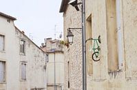 Fahrrad in der Wall Street-Kunst in Montpellier, Frankreich – Reisefotografie