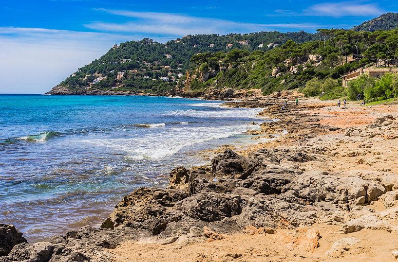 Plage de Canyamel, côte de la baie sur l'île de Majorque par Alex Winter