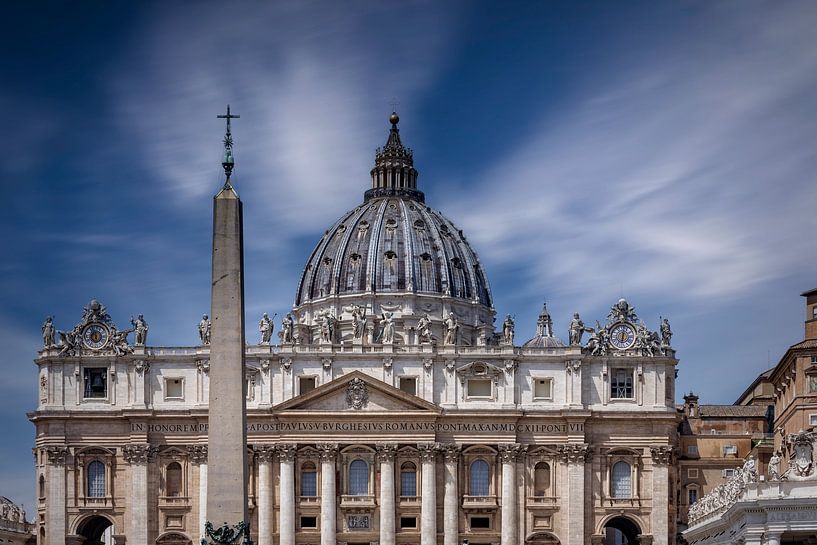 Basilique Saint-Pierre sur la place Saint-Pierre au Vatican par gaps photography