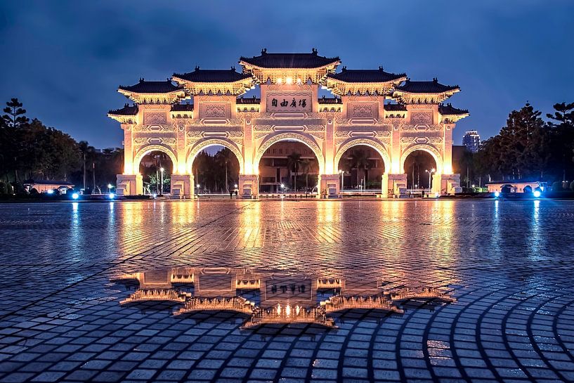 Liberty Arch by Manjik Pictures