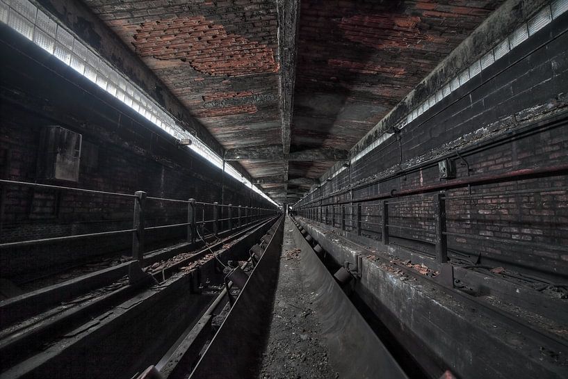 Bande transporteuse Urbex dans une cokerie. par Dyon Koning