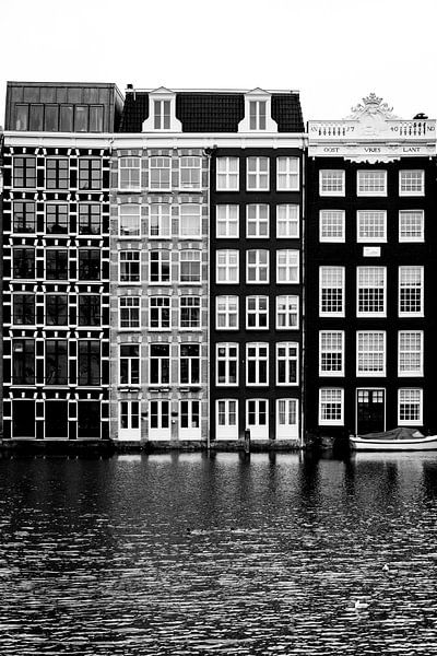 Damrak Amsterdam by Linsey Aandewiel-Marijnen