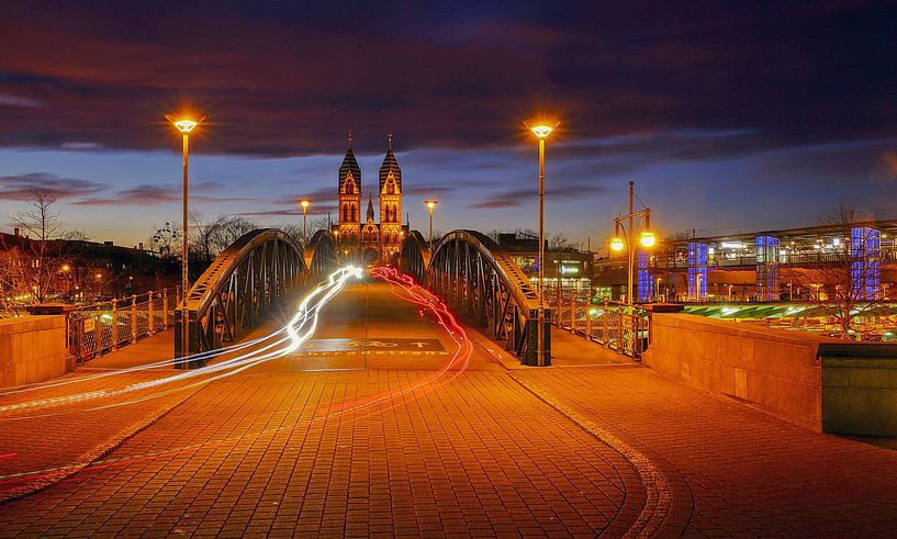 Pont Wiwi et gare centrale de Fribourg par Patrick Lohmüller