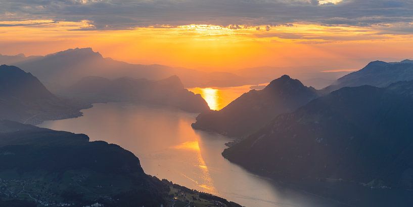 Le lac des Quatre-Cantons au coucher du soleil par Markus Lange