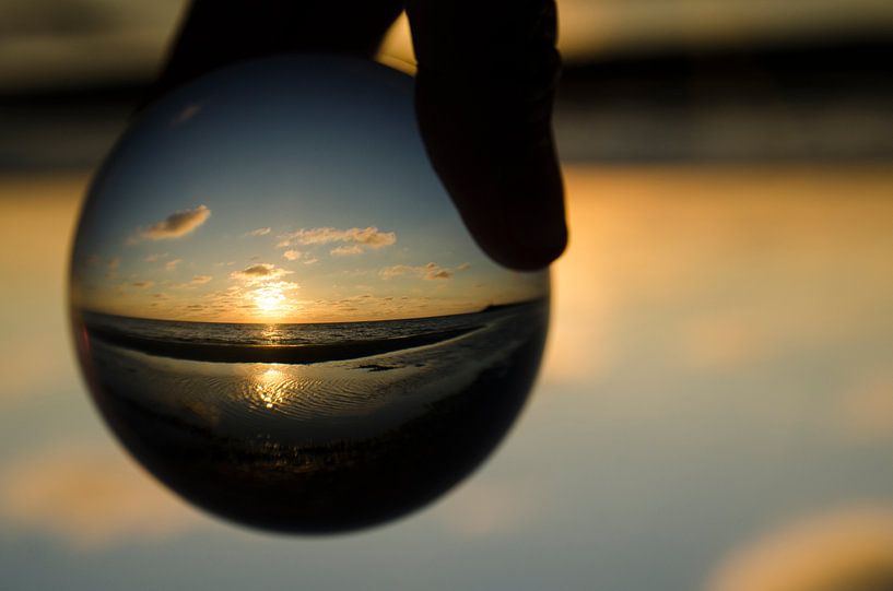 zonsondergang met lens ball by Annelies Cranendonk