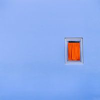 Der orangefarbene Vorhang