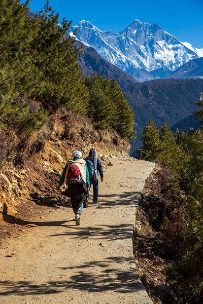 Le sherpa vous rencontrera en chemin. par Ton Tolboom