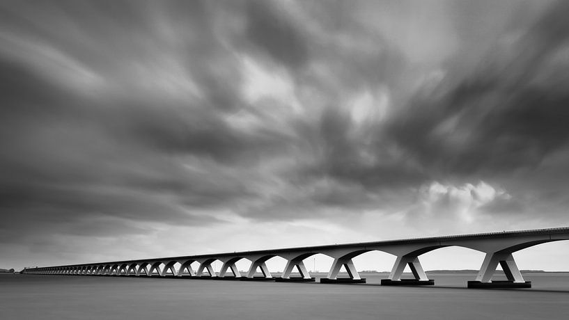 Zeelandbrug in schwarz und weiß von Henk Meijer Photography