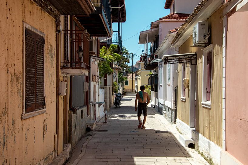 Greek street scene in Lefkas (Lefkada) by David van der Kloos