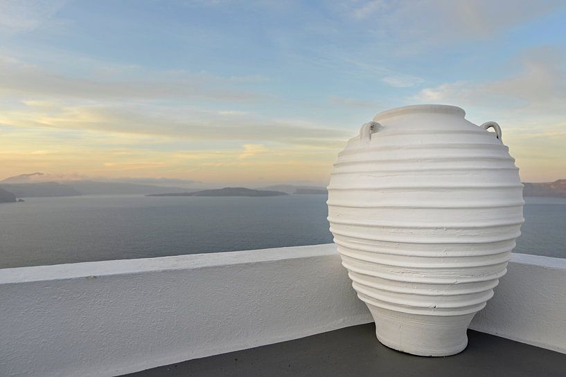 Witte vaas Santorini van Anjo Kan