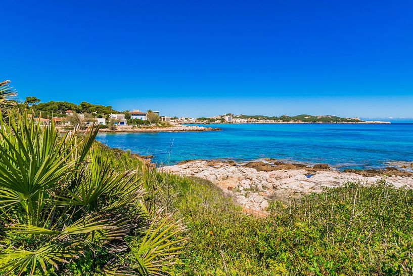 Magnifique bord de mer de Cala Rajada sur l'île de Majorque, en Espagne. par Alex Winter