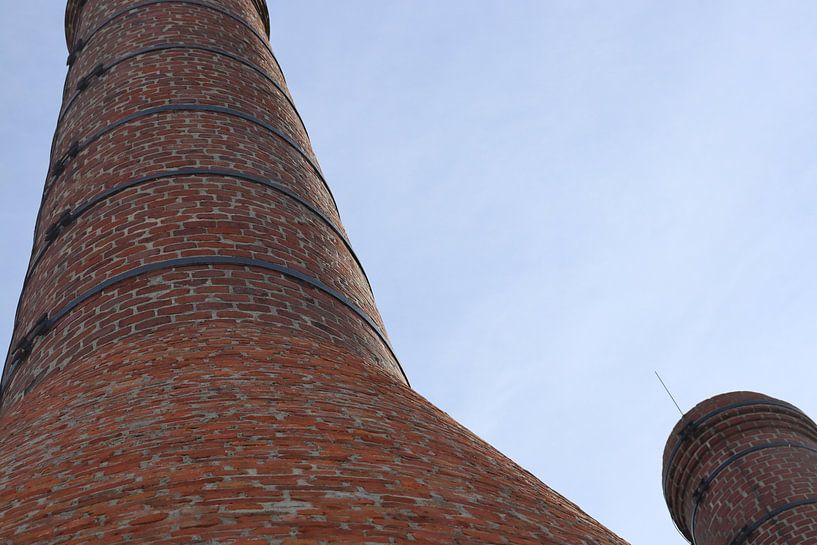 Schornsteine des Kalkofens von Monica de Roo-Peeters