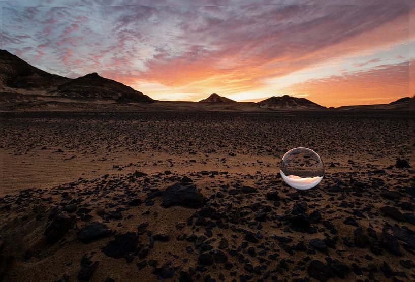 Boule de cristal dans un paysage de lave par Gerwald Harmsen