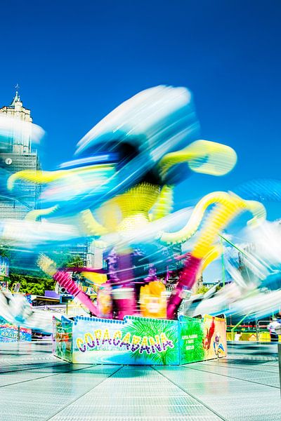 Draaiende Kermis Attractie von Robert Wiggers