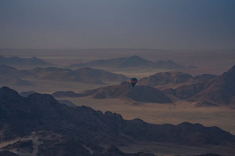 Vol en montgolfière au-dessus du désert du Namib en Namibie, Afrique par Patrick Groß