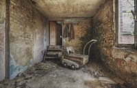 urbex: klassieke kinderwagen