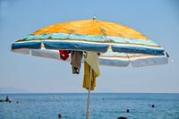 Parasoll am Mittelmeer