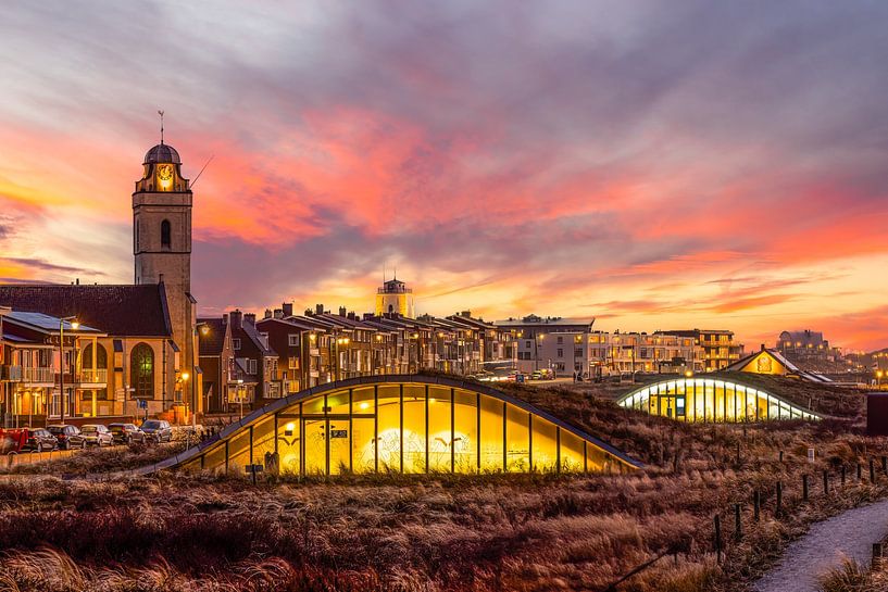 Katwijk aan Zee Boulevard with spectacular sunset sky by Rob IJsselstein