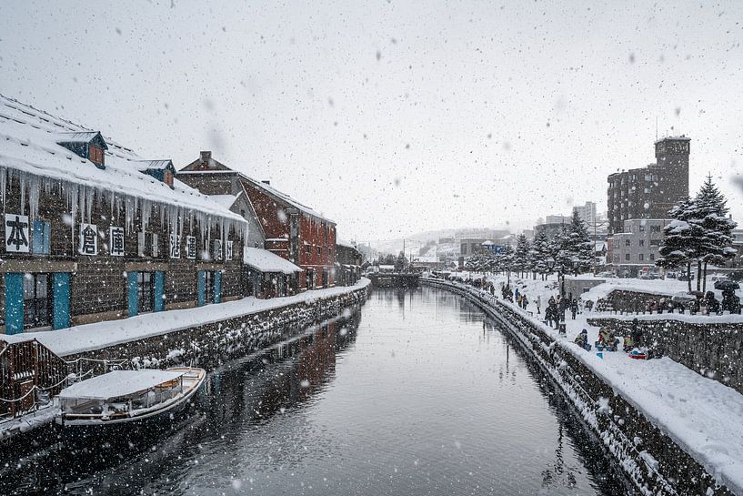 Le canal d'Otaru sous une forte averse de neige par Mickéle Godderis