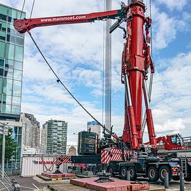 Liebherr LTM 11200 lifting crane from Mammoet. by Jaap van den Berg