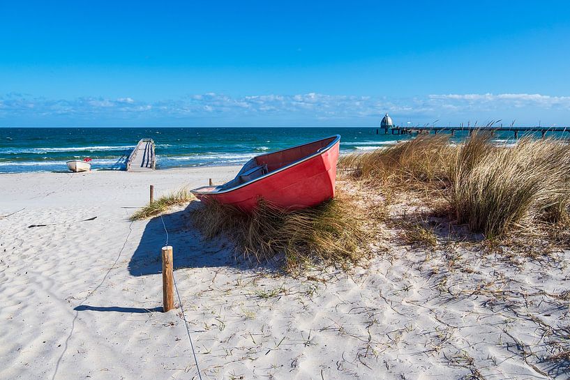 Vissersboten aan de Oostzeekust bij Zingst op Fischland-Darß van Rico Ködder