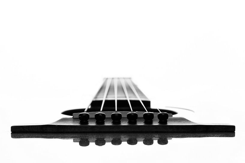 Guitar IV by Leo van Valkenburg
