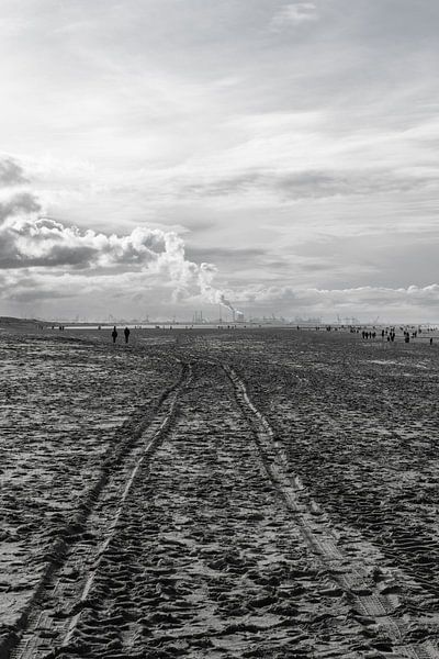 Beach road to Europoort by RB-Photography