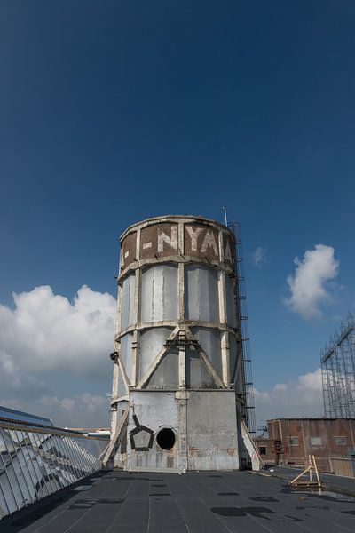 Wasserturm der alten Nyma-Fabrik in Nijmegen von Patrick Verhoef