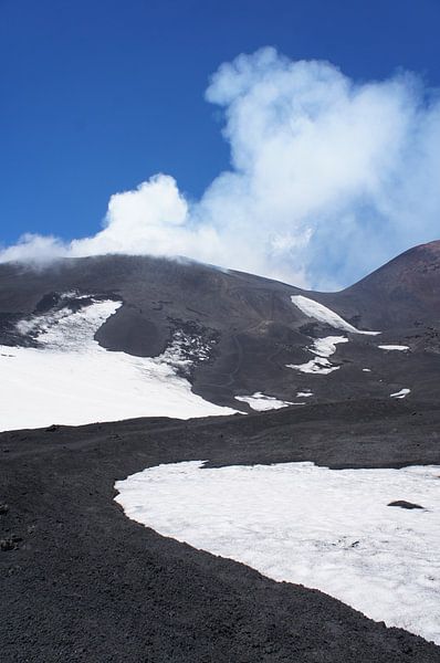 Mount Etna von Tina Hartung