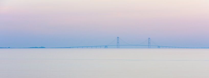 Great Belt Bridge in Dänemark zwischen Fünen (Nyborg) und Seeland (Korsør) von Wouter Loeve