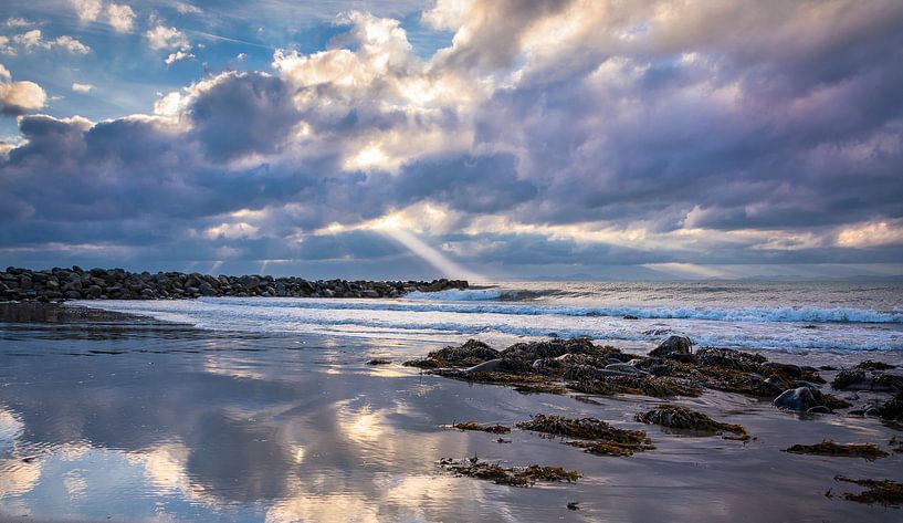 Abendsonne hinter den Wolken, Wales von Rietje Bulthuis