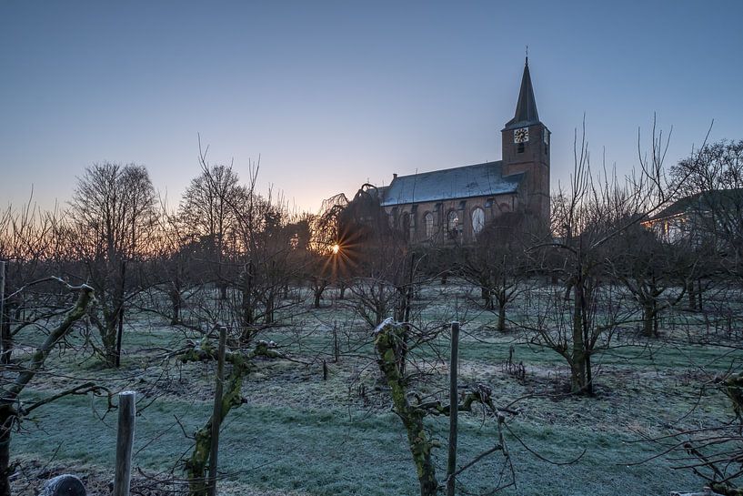 Zonsopkomst Erichem kerk par Moetwil en van Dijk - Fotografie