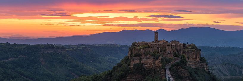 Panorama and sunrise at Civita di Bagnoregio by Henk Meijer Photography