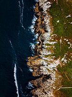 3 Contrasts from land to water