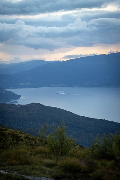 boat by Sebastian Stef