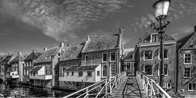 De hangende keukens van Appingedam in zwart/wit von Harrie Muis