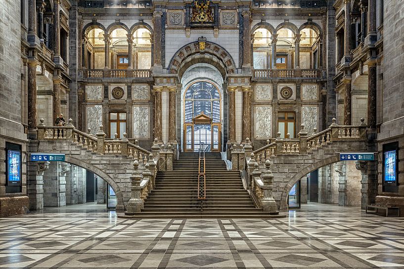 Antwerpen Centraal - Historic Railway Station by Rolf Schnepp