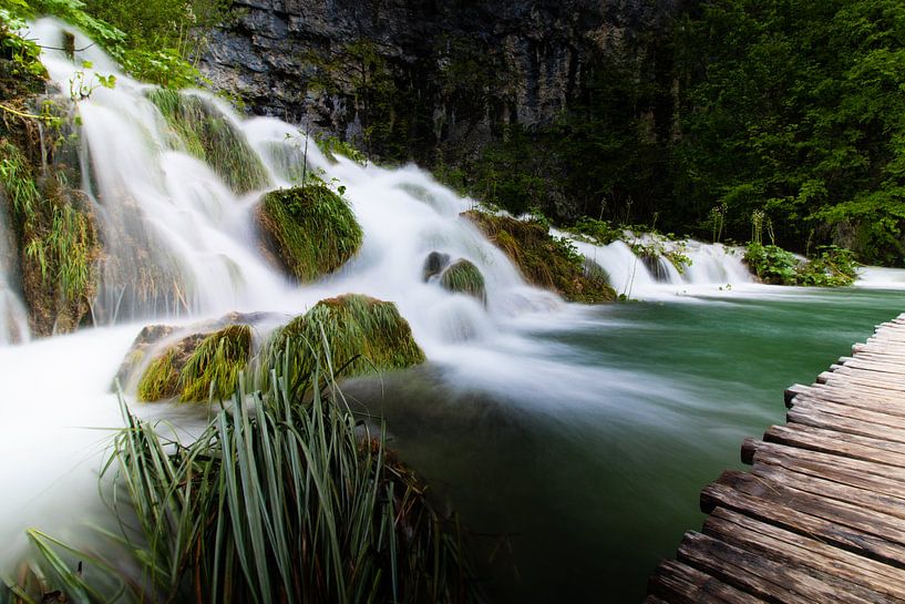 Kleiner Wasserfall in Kroatien von Jennifer Hendriks