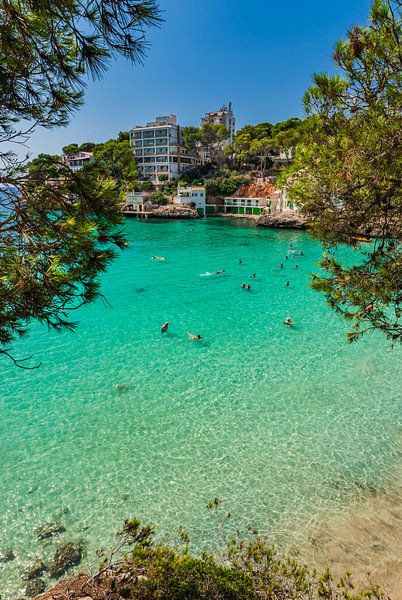 Schöne Bucht von Cala Santanyi, Strand, Spanien Mittelmeer von Alex Winter