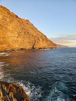 Une image de montagne et de mer : un spectacle naturel de première classe
