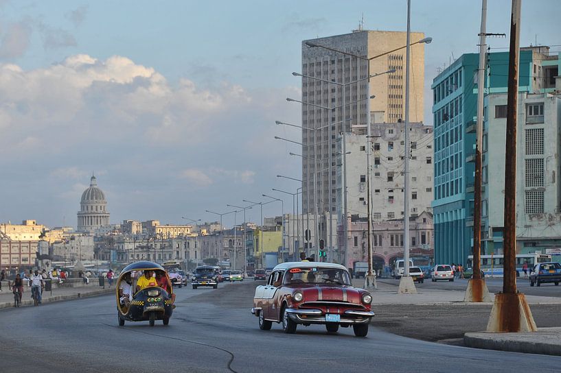 Oldtimers op de boulevard van Havana,Cuba. par Tilly Meijer