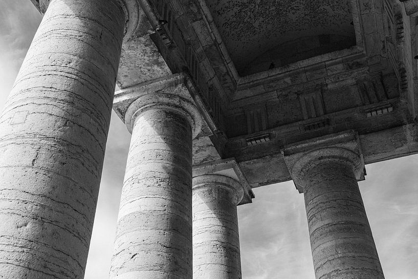 Entre les colonnes par Rob Donders Beeldende kunst