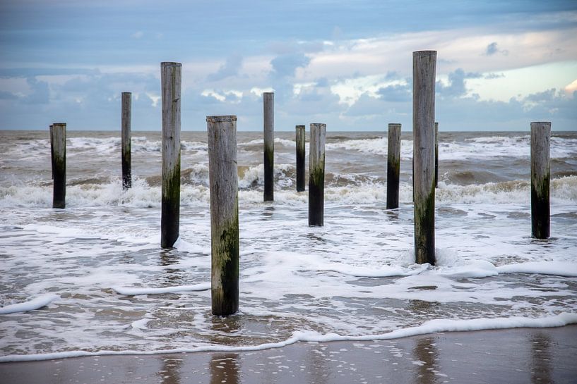 Palendorp beach Petten aan zee, Netherlands by Eigenwijze Fotografie