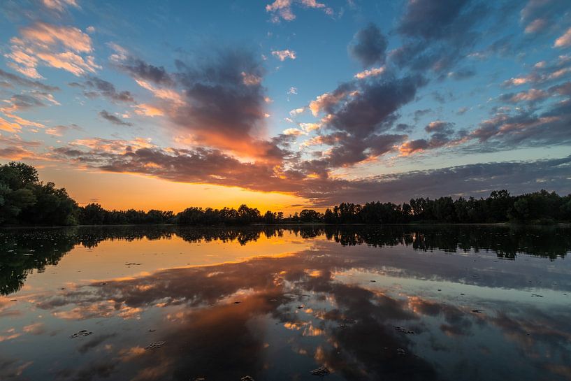 Reflecting water by Frank Bosman